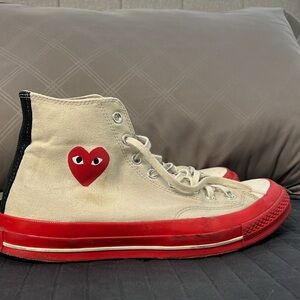 COMME des GARÇONS PLAY Off-White & Red Converse Edition Chuck 70 Sneakers